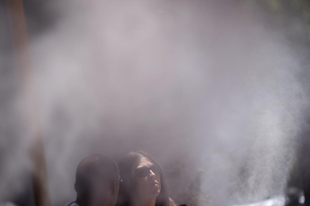 Record highs expected to fall as Southwest US bakes in first heat wave ...