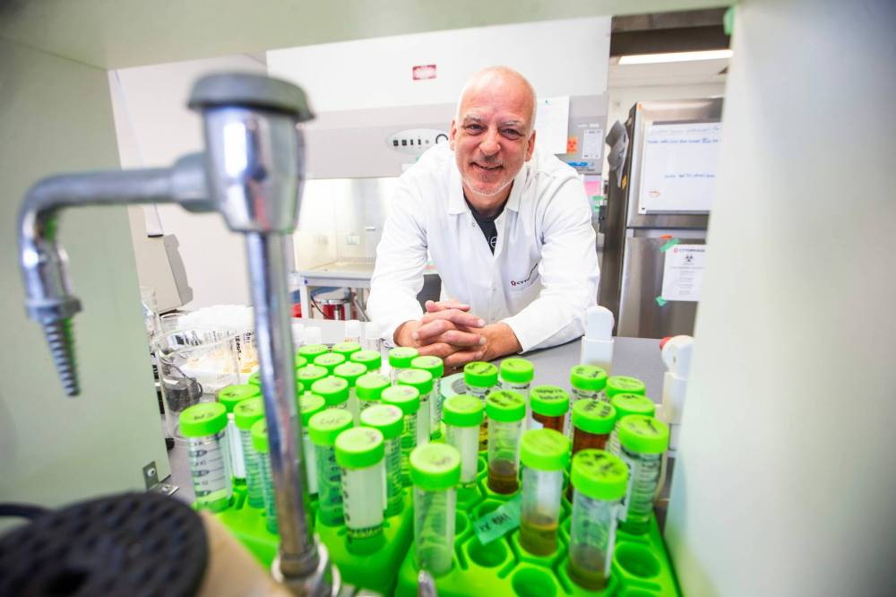 MIKAELA MACKENZIE / FREE PRESS
Steven Theriault, CEO of Cytophage, in the company’s current labs on Henlow Bay in Winnipeg, says it is seeking to sell its products in Bangladesh first.