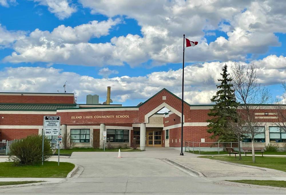 Island Lakes Community School (Ruth Bonneville / Free Press)