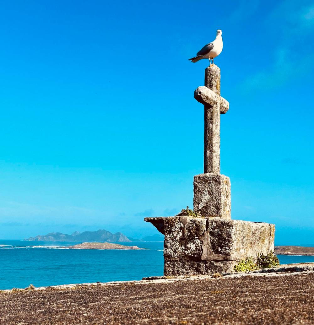 The Parador de Baiona offers a waterfront walkway lined with sweet orange blossoms.