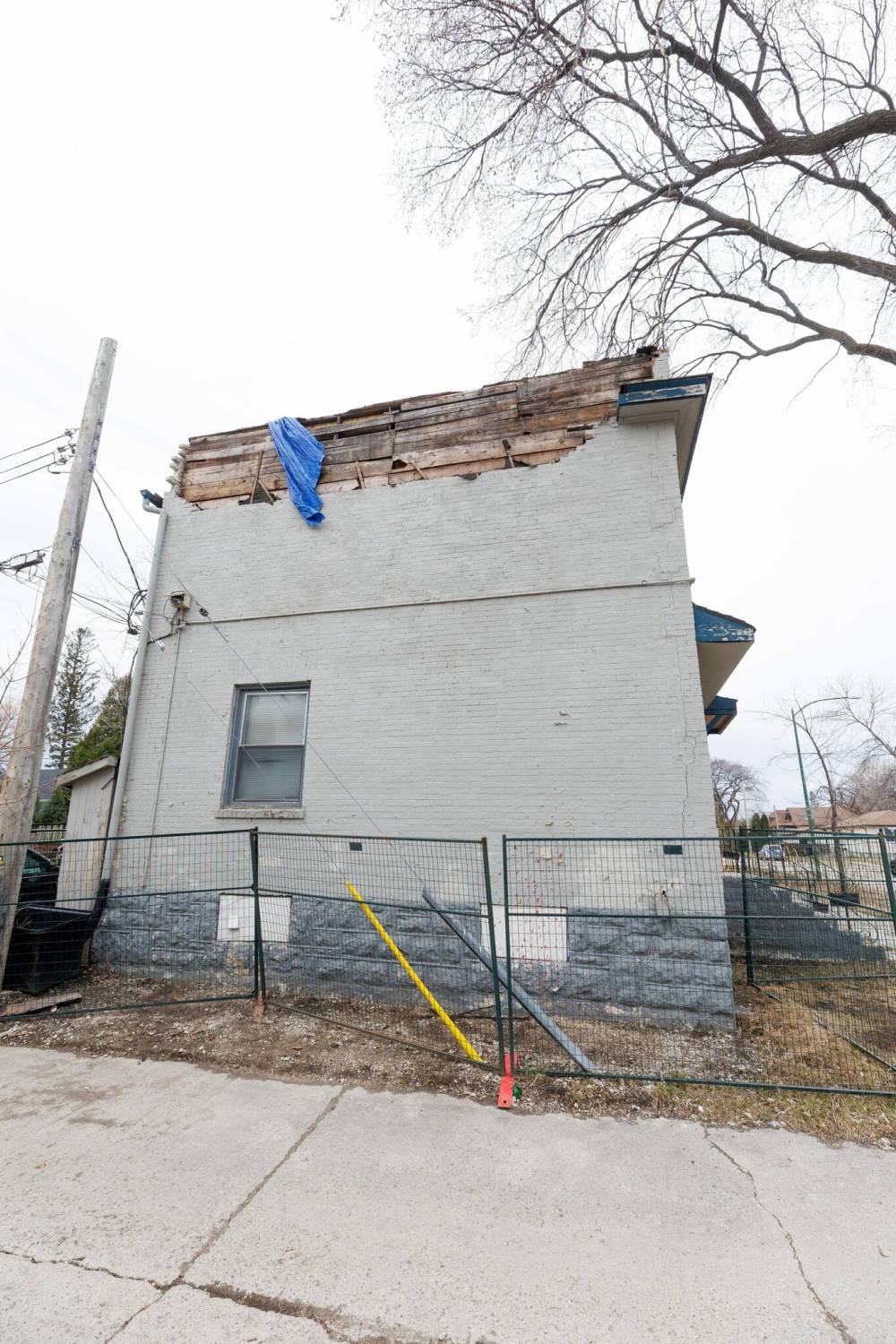MIKE DEAL / FREE PRESS FILE The row of rental homes on the 300 block of Arnold Avenue, between Osborne and Nassau streets, must remain vacant until “corrective actions” are taken, according to new orders issued by city hall earlier this week.