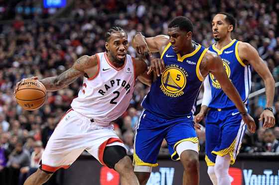 Kawhi Leonard (left) and the Toronto Raptors’ momentous 2019 playoff run culminated with an NBA championship after defeating the Golden State Warriors in six games. (THE CANADIAN PRESS FILES /Frank Gunn)