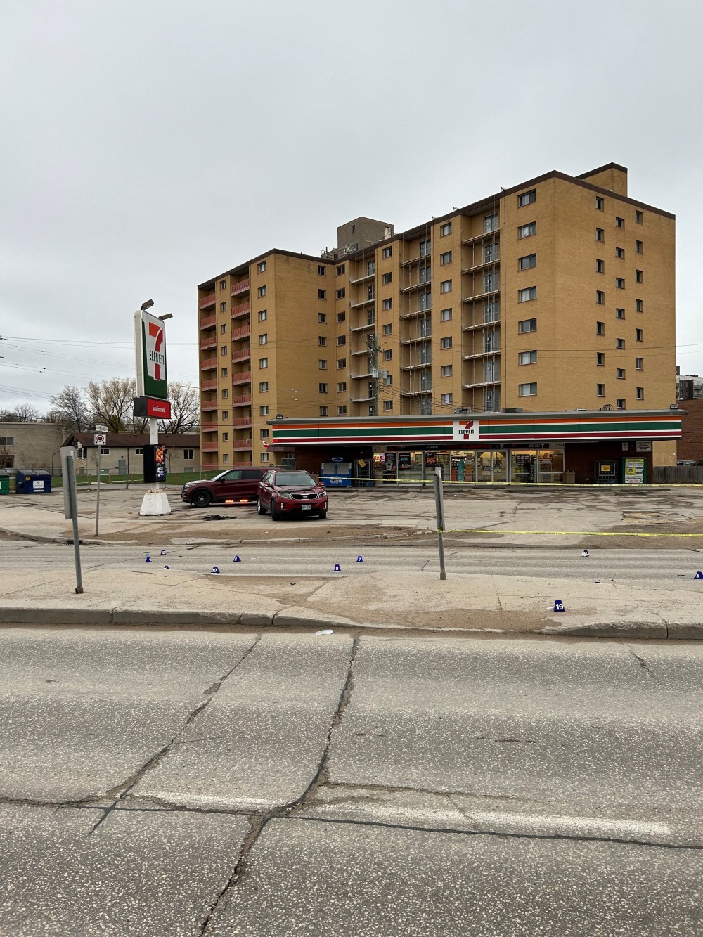 Pedestrian hit on St. Mary’s Road Winnipeg Free Press