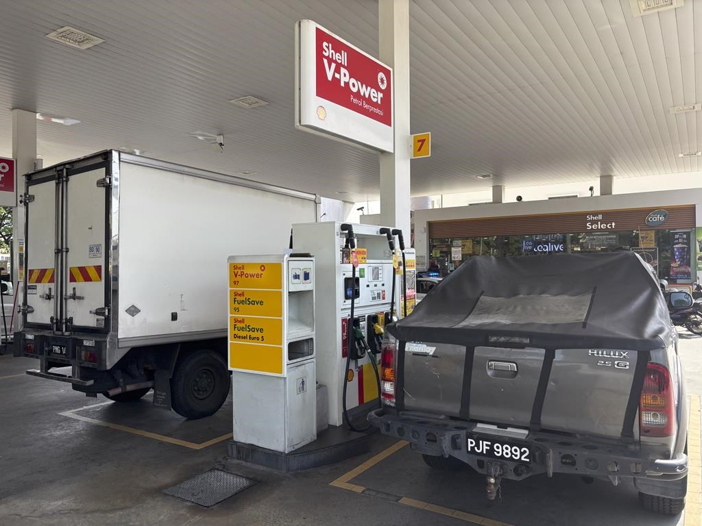 Malaysia to Review Fuel Subsidies for High-Income Earners, Income Threshold Still Undecided