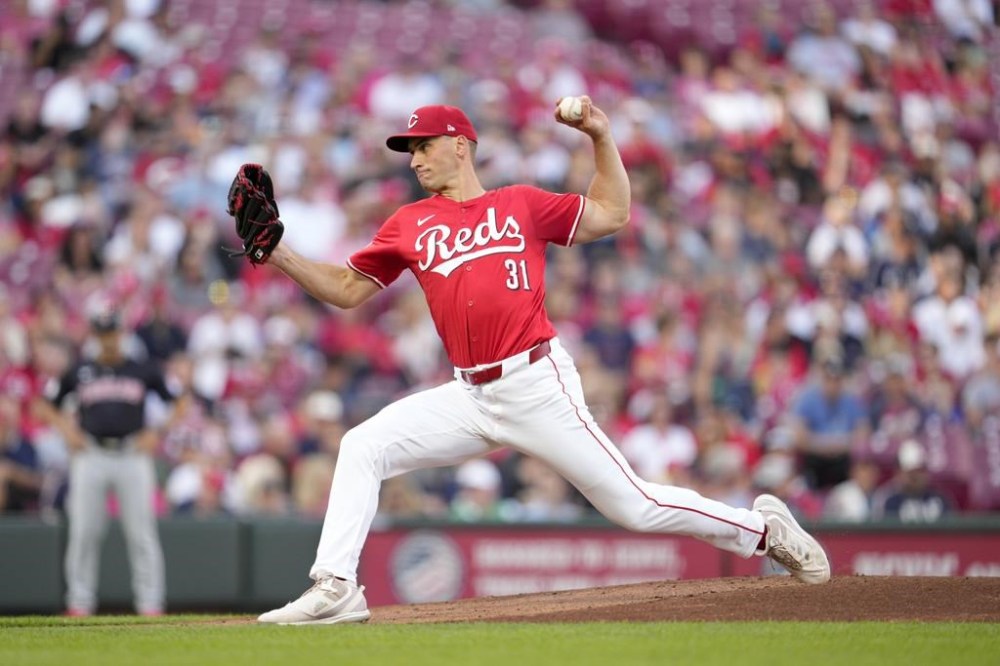 Cincinnati Reds pitcher Brent Suter throws to a Cleveland Guardians batter during the first inning of a baseball game in Cincinnati, Tuesday, June 11, 2024. (AP Photo/Jeff Dean)
