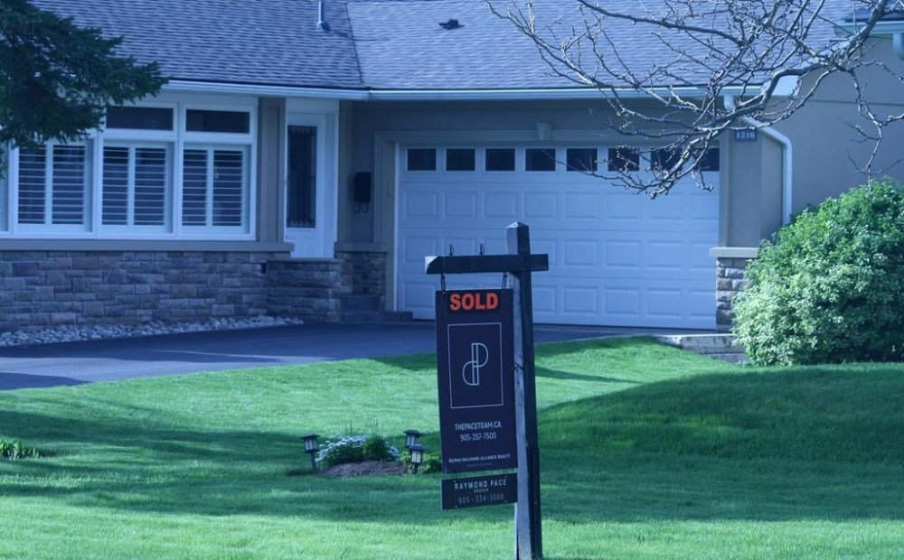 The Canadian Real Estate Association says home sales in May fell compared with year ago as the average price of a home sold also moved lower. Real estate signage is shown in Oakville, Ont., west of Toronto on Saturday, May 11, 2024. THE CANADIAN PRESS/Richard Buchan