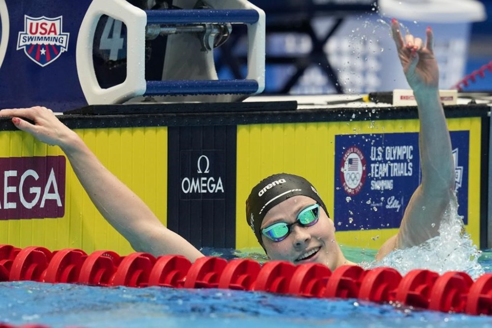 Regan Smith celebrates after a Women's 100 backstroke semifinals Monday, June 17, 2024, at the US Swimming Olympic Trials in Indianapolis. (AP Photo/Darron Cummings)