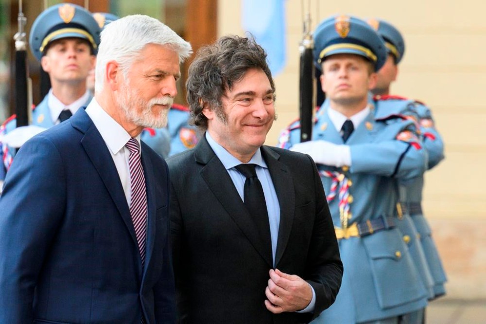 Czech President Petr Pavel, left, welcomes Argentine President Javier Milei at Prague Castle, in Prague, Czech Republic, Monday, June 24, 2024. (Michal Kamaryt/CTK via AP)