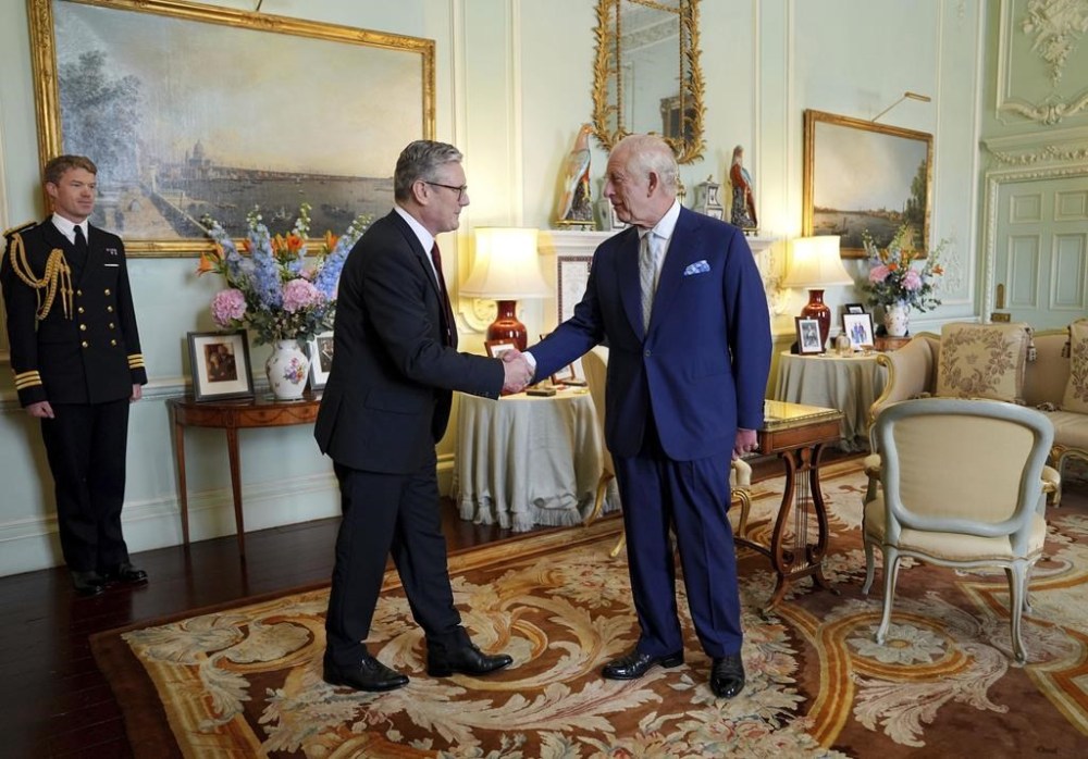 New UK prime minister Keir Starmer vows to heal wounds of distrust ...