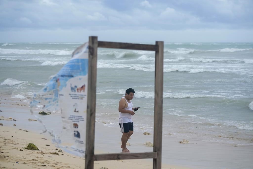 ユカタン半島を襲った後、ベリルはメキシコ湾で渦巻き、テキサス州は襲来の可能性に備える – ウィニペグ・フリー・プレス