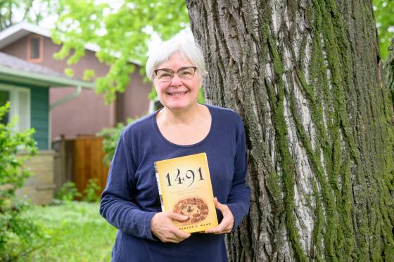 Chris Melnick is the founder of Share the Magic, a registered charity that collects new and gently used books and redistributes them throughout Manitoba. (Mike Sudoma / Free Press)
