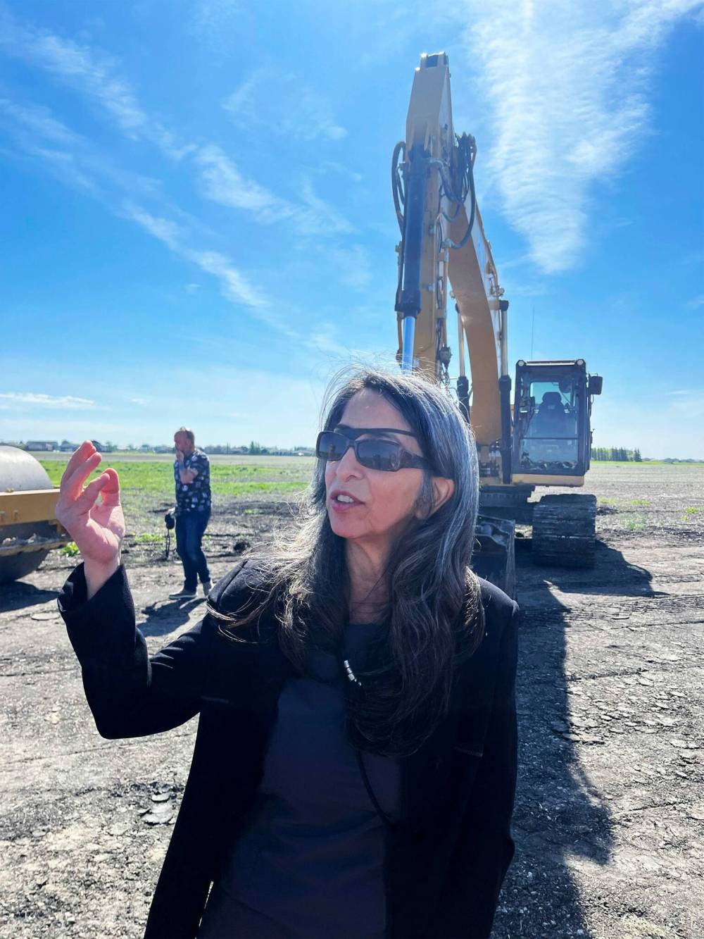 GABRIELLE PICHE / FREE PRESS
Juliette Hagopian discusses her new studio on site Monday at the official ground breaking of Jette Studios in Niverville.