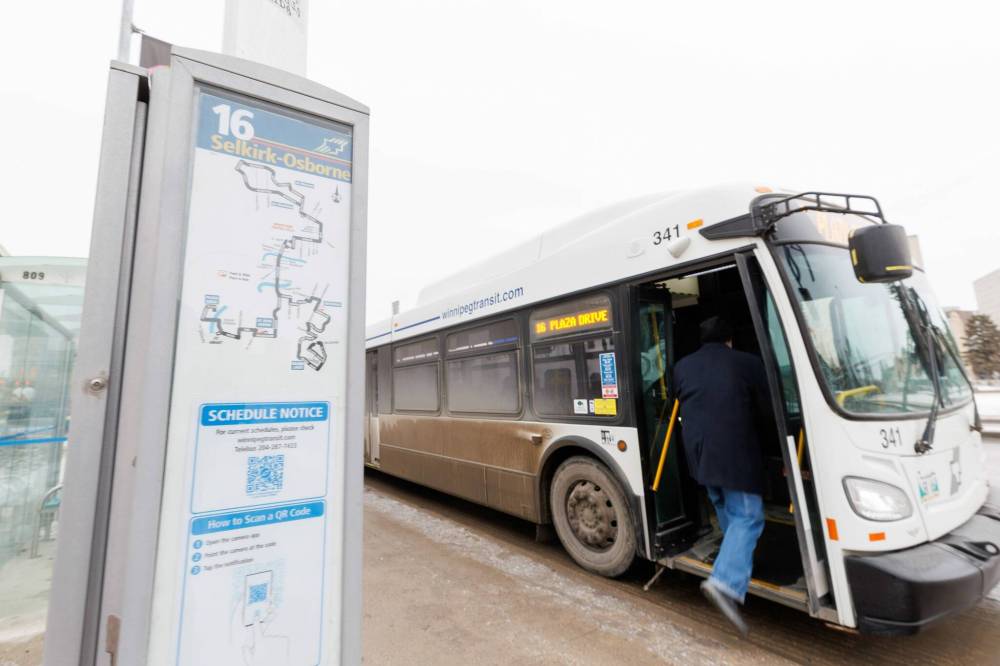 MIKE DEAL / FREE PRESS FILES
Some Winnipeg residents would like the city to pause it’s citywide bus network overhaul.
