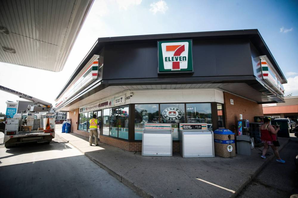 JOHN WOODS / WINNIPEG FREE PRESS The 7-11 at 3031 Ness is applying for a restaurant and liquor license in Winnipeg Monday, June 5, 2023.