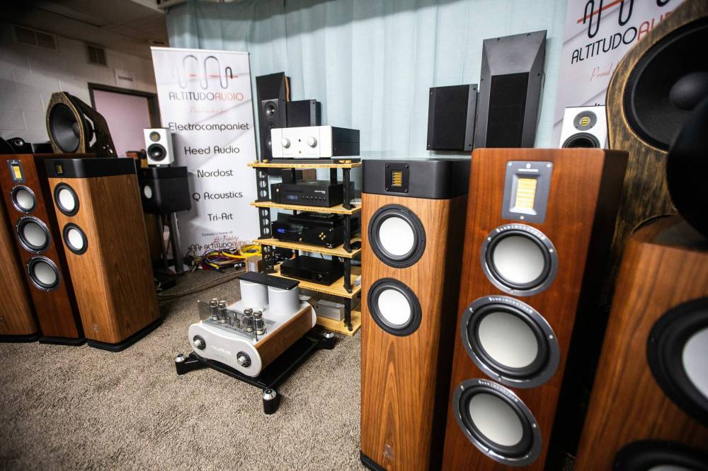 MIKAELA MACKENZIE / FREE PRESS
Customers are invited to spend as much time as they need in the store’s two listening rooms. The Yamborkos even ship equipment to people’s homes so they can try it out there before making a decision.
