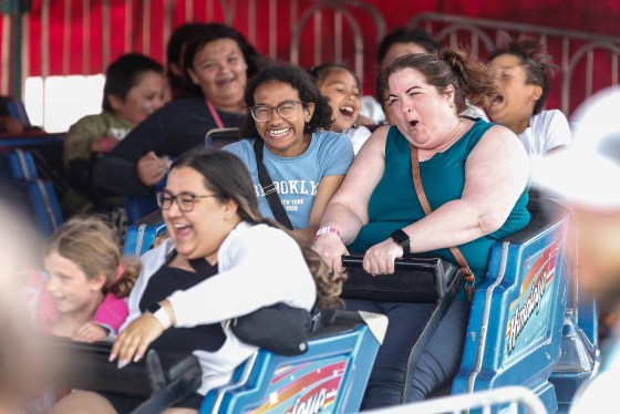 People enjoy the last day of the Red River Exhibition in Winnipeg last Sunday. (John Woods / Free Press)