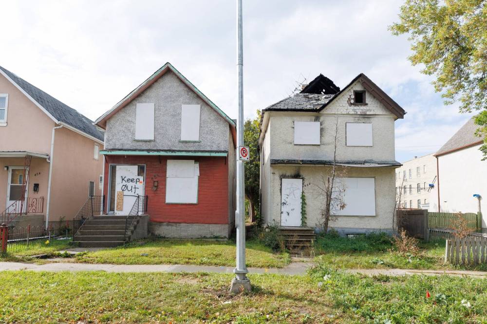 MIKE DEAL / WINNIPEG FREE PRESS
Even though the city has brought in more stringent rules in recent years for derelict properties, the number of empty, boarded-up buildings continues to grow.