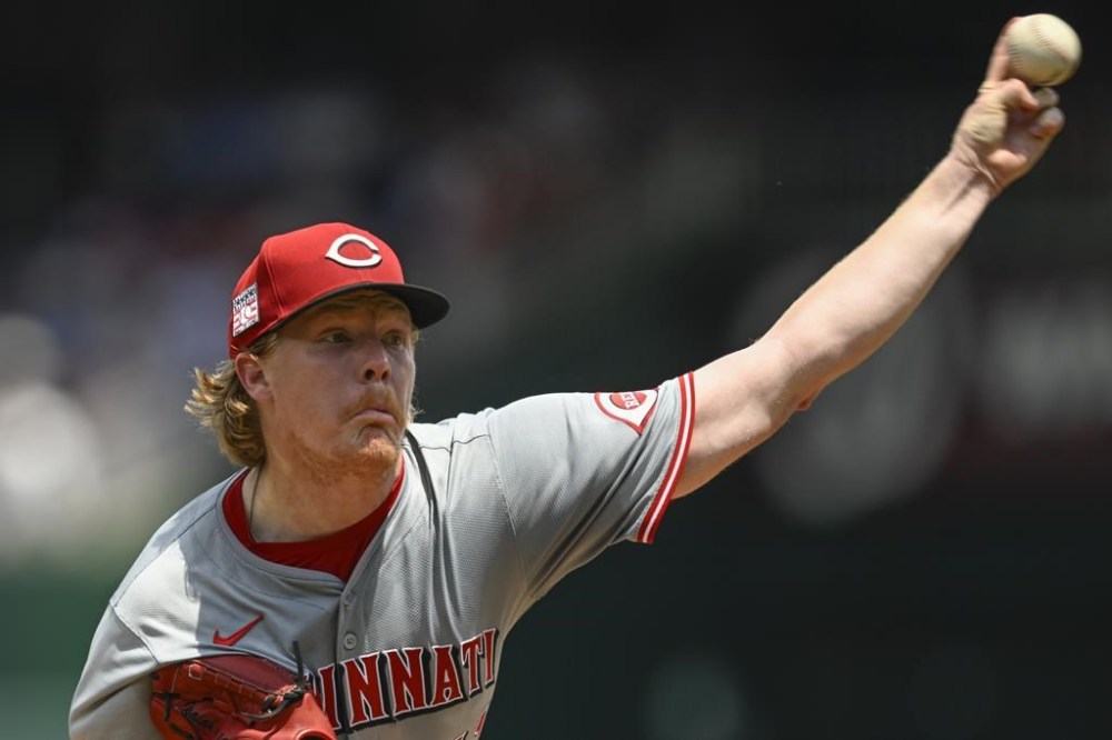 Cincinnati Reds' Andrew Abbott pitches during the first inning of a baseball game against the Washington Nationals, Sunday, July 21, 2024, in Washington. (AP Photo/John McDonnell)