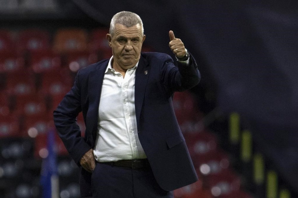 FILE - Monterrey's coach Javier Aguirre gives a thumbs-up to his players during a Mexican soccer league match against Cruz Azul at Azteca stadium in Mexico City, Nov. 21, 2021. Aguirre has been appointed head coach of Mexico's national team for the third time and will replace Jaime Lozano, the Mexican soccer federation confirmed Monday, July 22, 2024. (AP Photo/Alejandro Godinez, File)