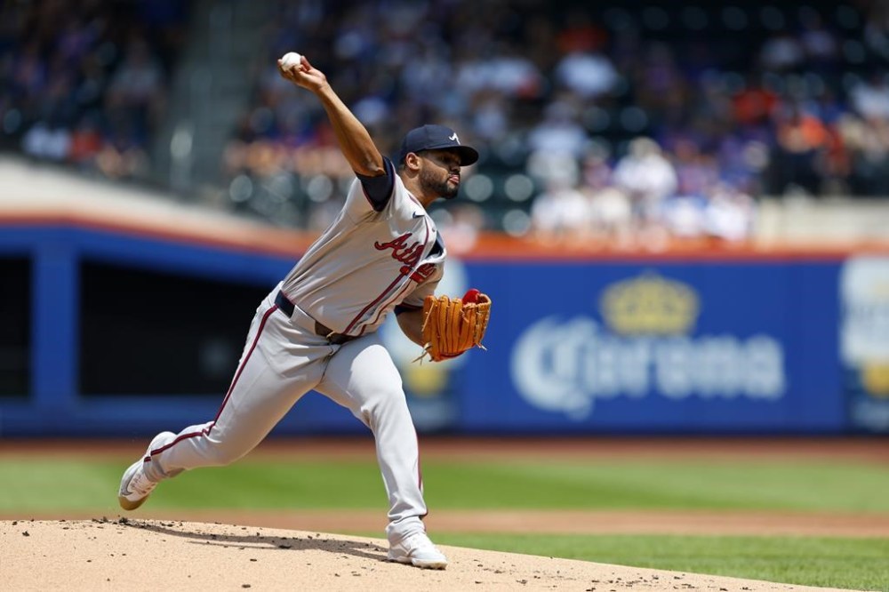 Atlanta Braves pitcher Reynaldo López delivers against the New York Mets during the second inning of a baseball game, Sunday, July 28, 2024, in New York. (AP Photo/Rich Schultz)