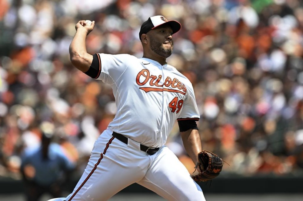 Baltimore Orioles pitcher Albert Suárez throws during the first inning of a baseball game against the San Diego Padres, Sunday, July 28, 2024, in Baltimore. (AP Photo/Terrance Williams)