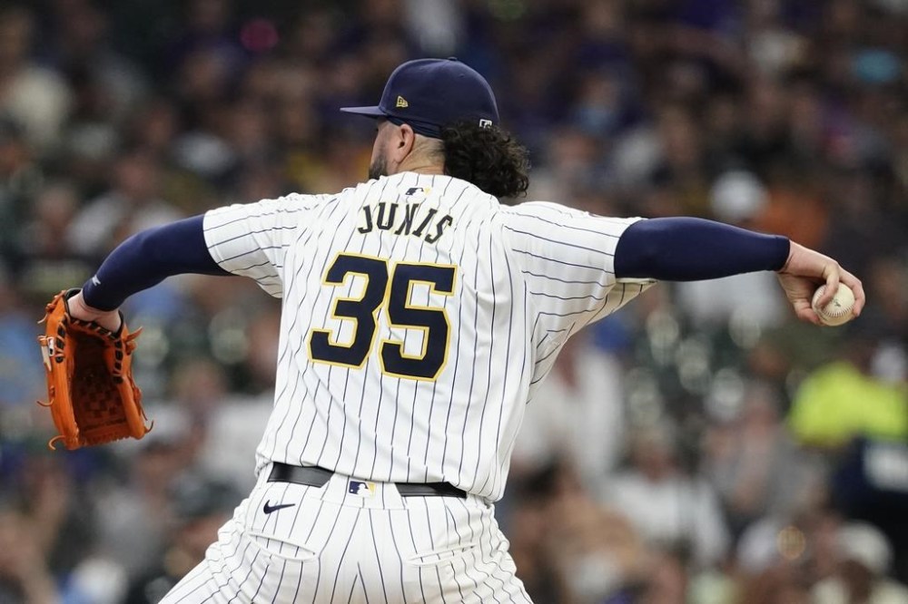 Milwaukee Brewers' Jakob Junis pitches during the sixth inning of a baseball game against the Miami Marlins, Sunday, July 28, 2024, in Milwaukee. (AP Photo/Aaron Gash)