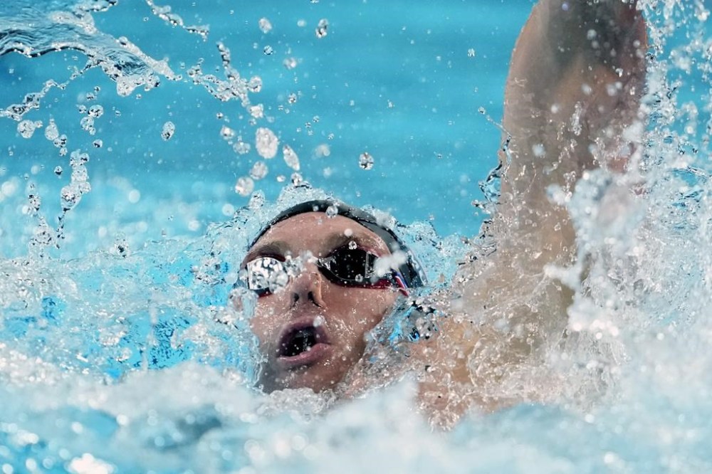 Ryan Murphy, of the United States, competes in the men's 200-meter backstroke semifinal at the 2024 Summer Olympics, Wednesday, July 31, 2024, in Nanterre, France. (AP Photo/Matthias Schrader)
