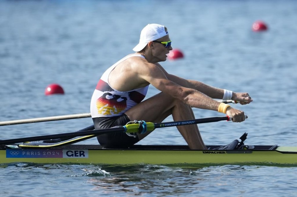 Oliver Zeidler, of Germany, competes in the men's single sculls at the 2024 Summer Olympics, Thursday, Aug. 1, 2024, in Vaires-sur-Marne, France. (AP Photo/Ebrahim Noroozi)