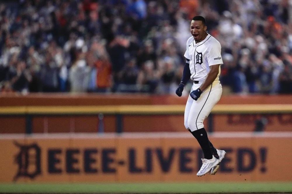 Detroit Tigers' Wenceel Pérez celebrates his walk off single against the Kansas City Royals in the 11th inning of a baseball game, Saturday, Aug. 3, 2024, in Detroit. (AP Photo/Paul Sancya)