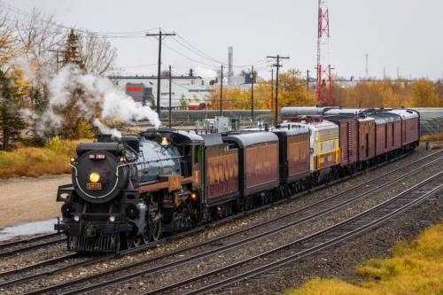 Known as The Empress, the 2816 locomotive was built in December 1930 by Montreal Locomotive Works.