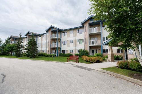 MIKE DEAL / FREE PRESS
                                Aurora Reunification Village, located at 873 Waverley Street, is a private reunification centre that helps people in addictions treatment work towards building a life that includes their children.