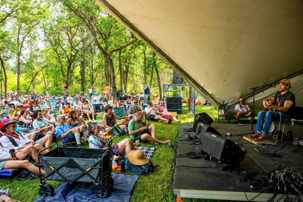 NIC ADAM / FREE PRESS
Possessed by Paul James performs at the Spruce Hollow stage at the Winnipeg Folk Festival Friday afternoon.