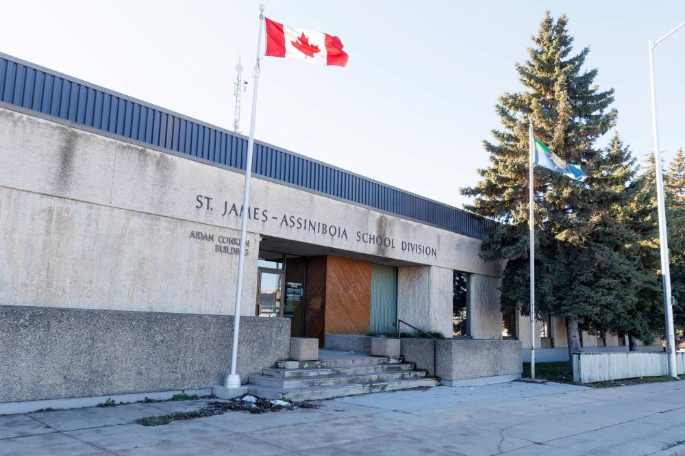 MIKE DEAL / WINNIPEG FREE PRESS FILES
The St. James - Assiniboia School Division Office at 2574 Portage Avenue. A man, who is now 50, is seeking $6.15 million in damages in his lawsuit against the school division and disgraced former hockey coach Graham James.