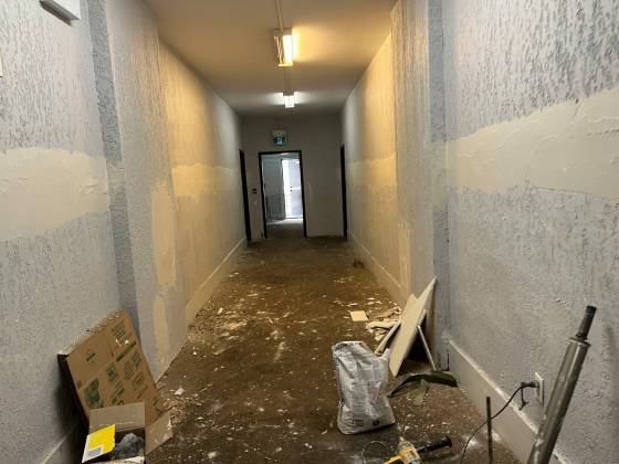 Some former tenants returned to 285 College Ave. on Monday only to find the building in a state of chaos. (Malak Abas / Free Press)