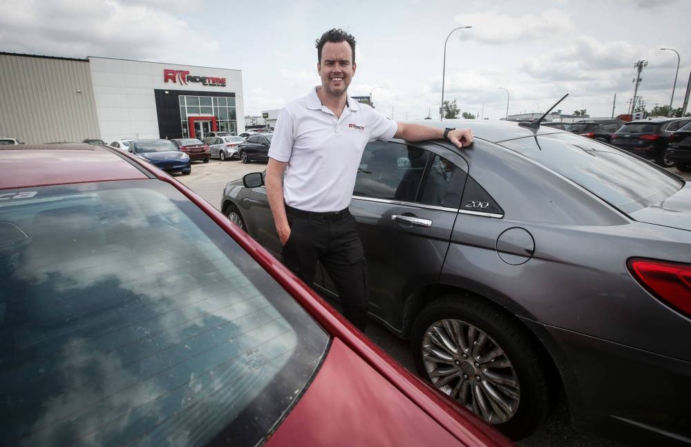 JOHN WOODS / FREE PRESS
Andrew MacIver, co-owner of Ride Time, an independent used car dealership in Winnipeg, says sector dealerships are facing unique postCOVID-9 pandemic struggles, including a lack of affordable inventory and increased competition in the auction market.