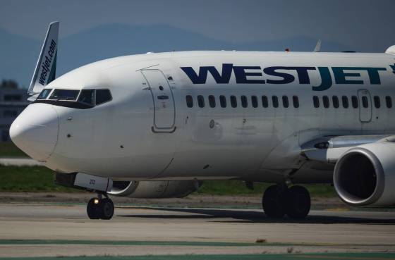Passengers were stuck aboard a sweltering, stationary Winnipeg-bound WestJet plane for five hours in stifling heat last Sunday. (Darryl Dyck / The Canadian Press files)