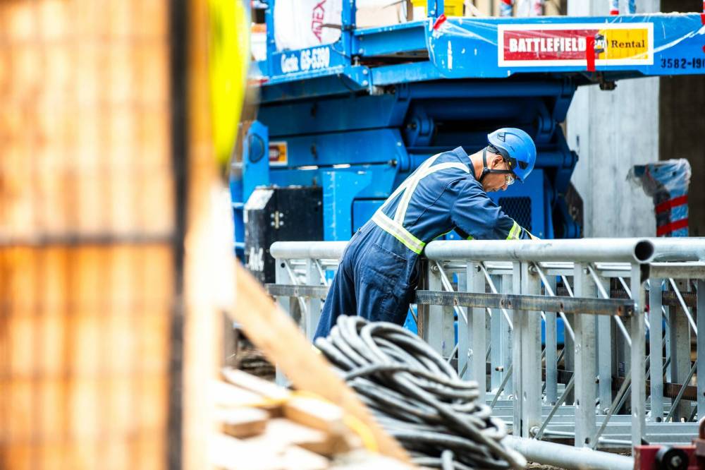 MIKAELA MACKENZIE / FREE PRESS
Bockstael Construction is eight months into building 308 Colony, a $77-million, 214-unit apartment tower spearheaded by the University of Winnipeg Community Renewal Corp.