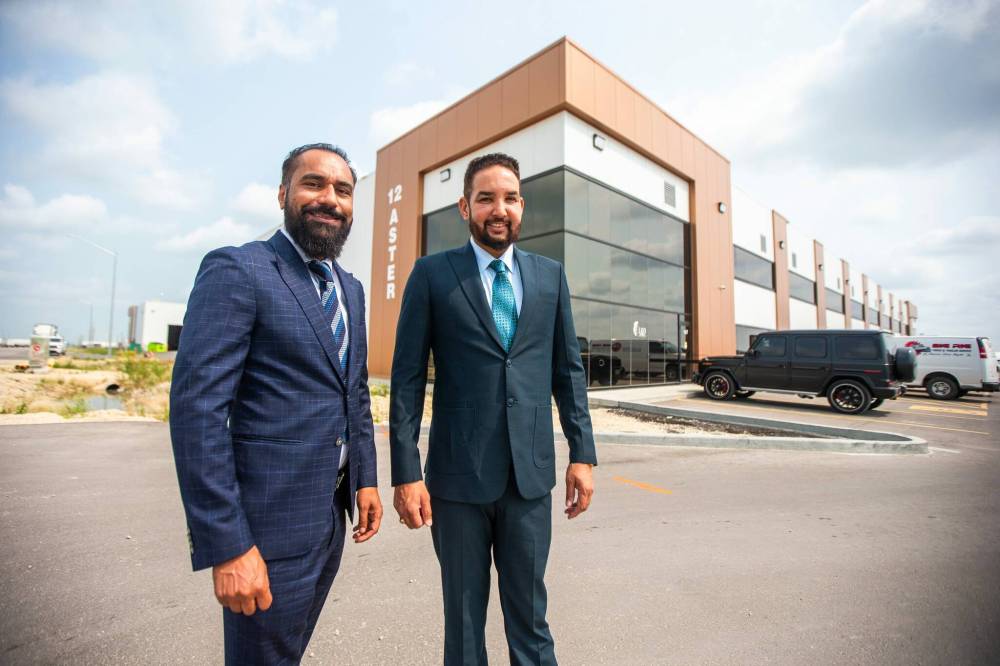 MIKAELA MACKENZIE / FREE PRESS
Whiteland Real Estate CEO Amritpal Jhand (left) and president Satpal Sidhu at the company’s newly completed 12 Aster Dr. in northwest Winnipeg.