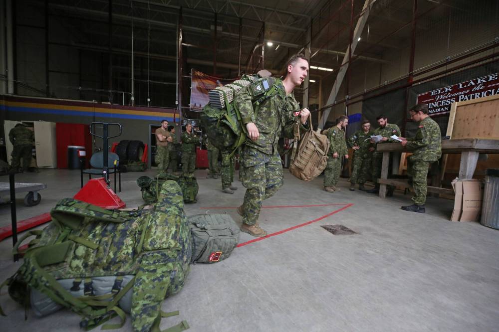MATT GOERZEN / BRANDON SUN
About 75 soldiers from CFB Shilo have been deployed west to help battle the wildfires in
Alberta that most recently destroyed nearly half of the community of Jasper.