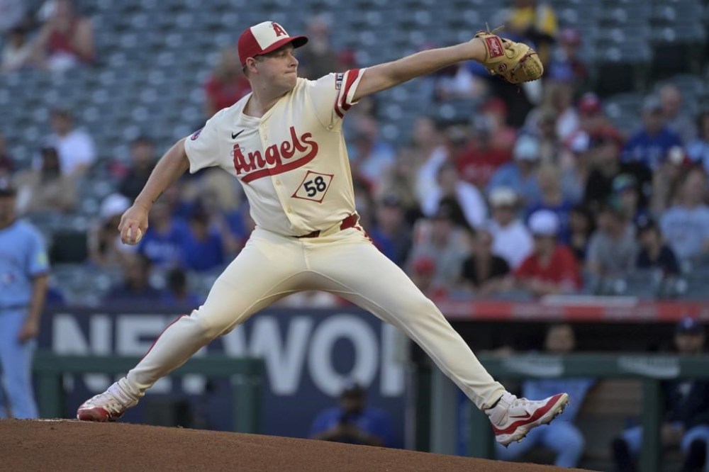 Los Angeles Angels' Davis Daniel delivers to the plate during the first inning of a baseball game against the Toronto Blue Jays, Monday, Aug. 12, 2024, in Anaheim, Calif. (AP Photo/Jayne-Kamin-Oncea)