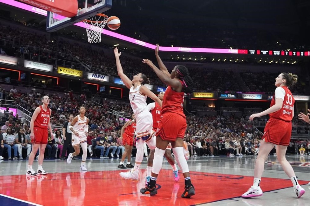 Fever fend off furious Mercury rally in win – Winnipeg Free Press