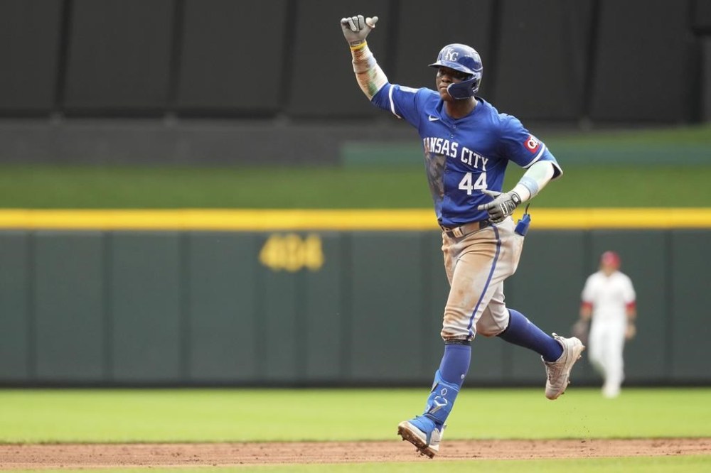 Kansas City Royals' Dairon Blanco rounds the bases after hitting a home run during the fifth inning of a baseball game against the Cincinnati Reds, Sunday, Aug. 18, 2024, in Cincinnati. (AP Photo/Kareem Elgazzar)