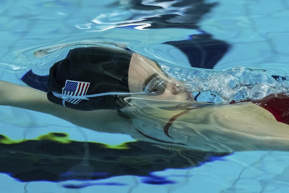 Paralympic swimmer Ali Truwit practices at Chelsea Piers Athletic Club, Friday, Aug. 2, 2024, in Stamford, Conn. (AP Photo/Julia Nikhinson)
