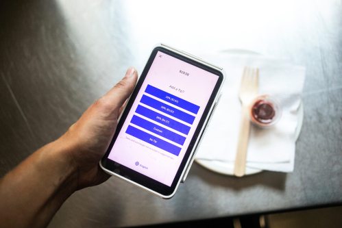 MIKAELA MACKENZIE / WINNIPEG FREE PRESS     Customers are increasingly being prompted to leave a tip when paying with debit or credit card and a recent poll reveals most Manitobans don&rsquo;t like it.