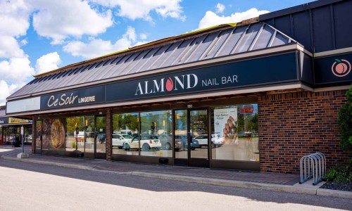 NIC ADAM / FREE PRESS
Almond Nail Bar is expanding across Canada. It's opened its flagship store in St. Vital, which is its biggest yet.
240830 - Friday, August 30, 2024.

Reporter: Gabby