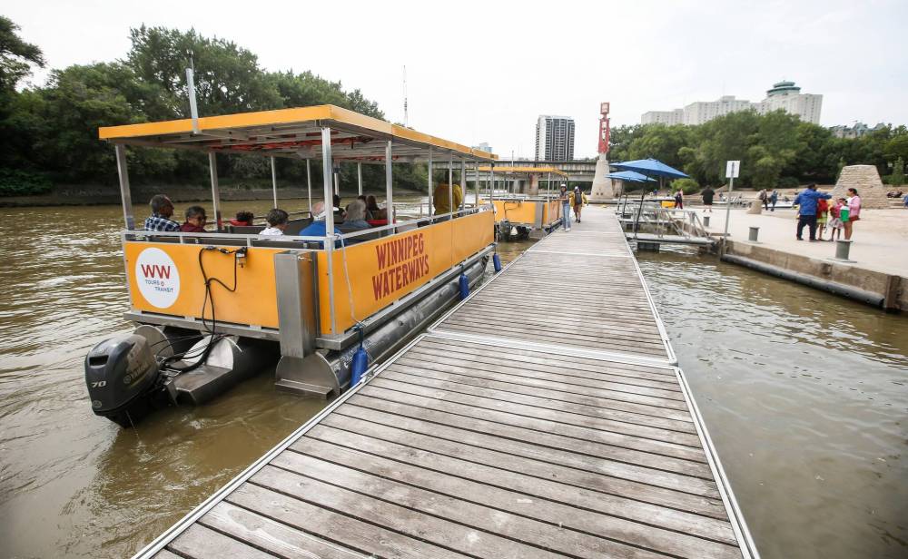 JOHN WOODS / FREE PRESS
Winnipeg’s new water taxis provide transit services from 8 a.m. to 10 a.m. on weekdays and 3:30 p.m. to 9:30 p.m. daily. The buses run every 15 minutes.