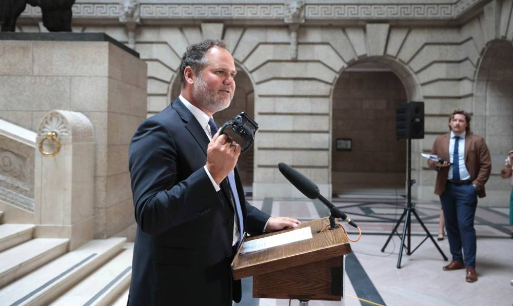 Ruth Bonneville / Free Press
Manitoba Justice Minister Matt Wiebe said the province currently has 100 ankle bracelets available, though that number may increase to 200.