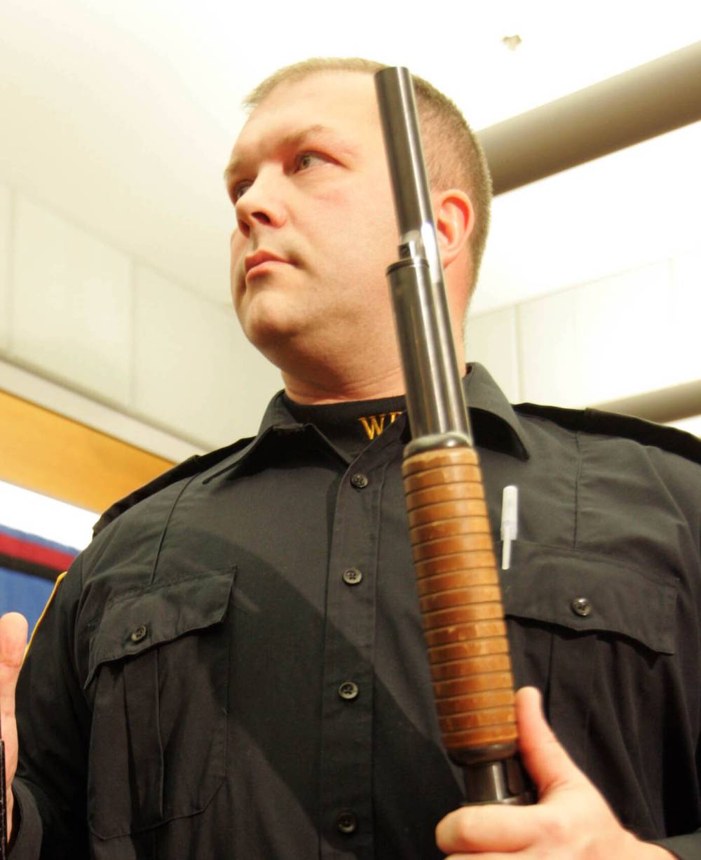 WAYNE GLOWACKI/FREE PRESS FILES
Winnipeg Police Service patrol Sgt. Jeffrey Norman (pictured), an officer of more than two decades, has been repeatedly accused of misconduct in past lawsuits and Law Enforcement Review Agency complaints