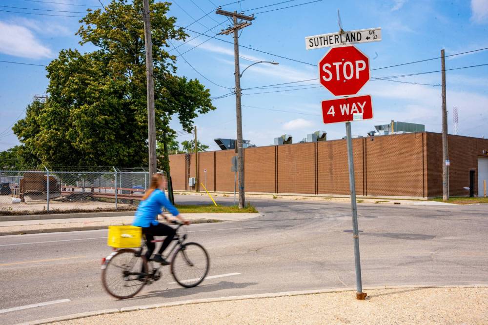 NIC ADAM / FREE PRESS
Hillary Rosentreter is calling for the province to change the Highway Traffic Act to allow those on bikes to do an “Idaho stop,” basically treating stop signs as yields.