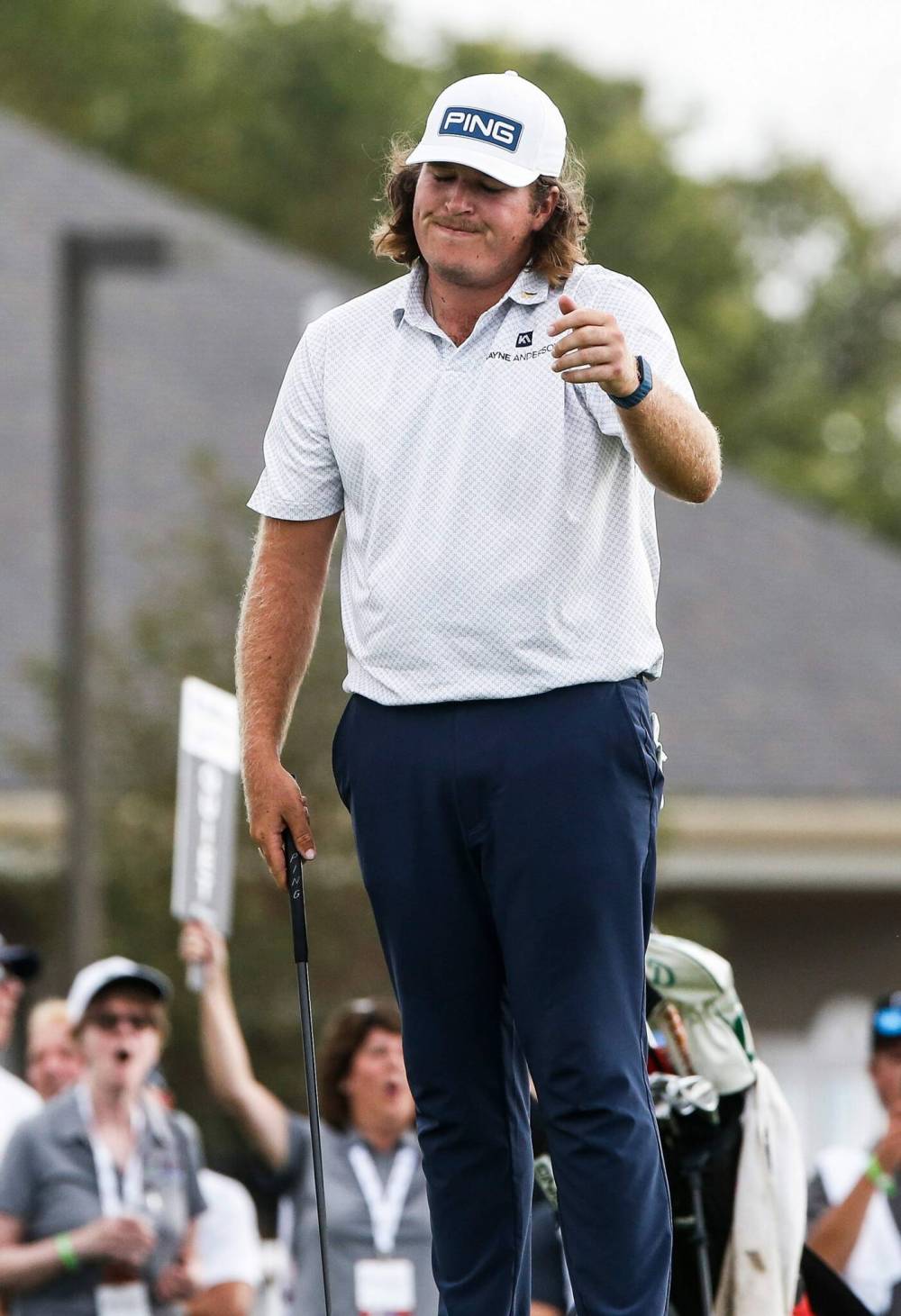 Neil Shipley reacts after missing the putt on the 18th hole of the final round. (John Woods / Free Press)